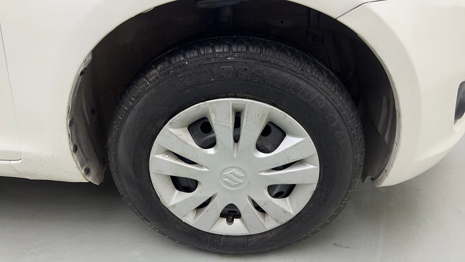Used 2014 Maruti Suzuki Swift Dzire VXI Petrol Manual tyres RIGHT FRONT TYRE RIM VIEW