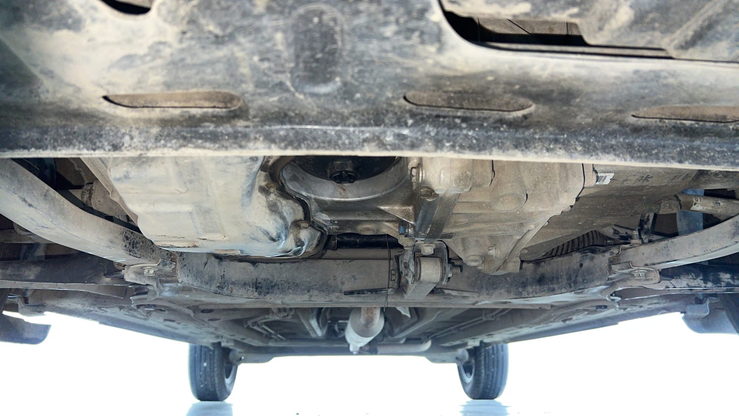 Used 2021 Nissan Magnite XV Premium Turbo Petrol Manual extra FRONT LEFT UNDERBODY VIEW