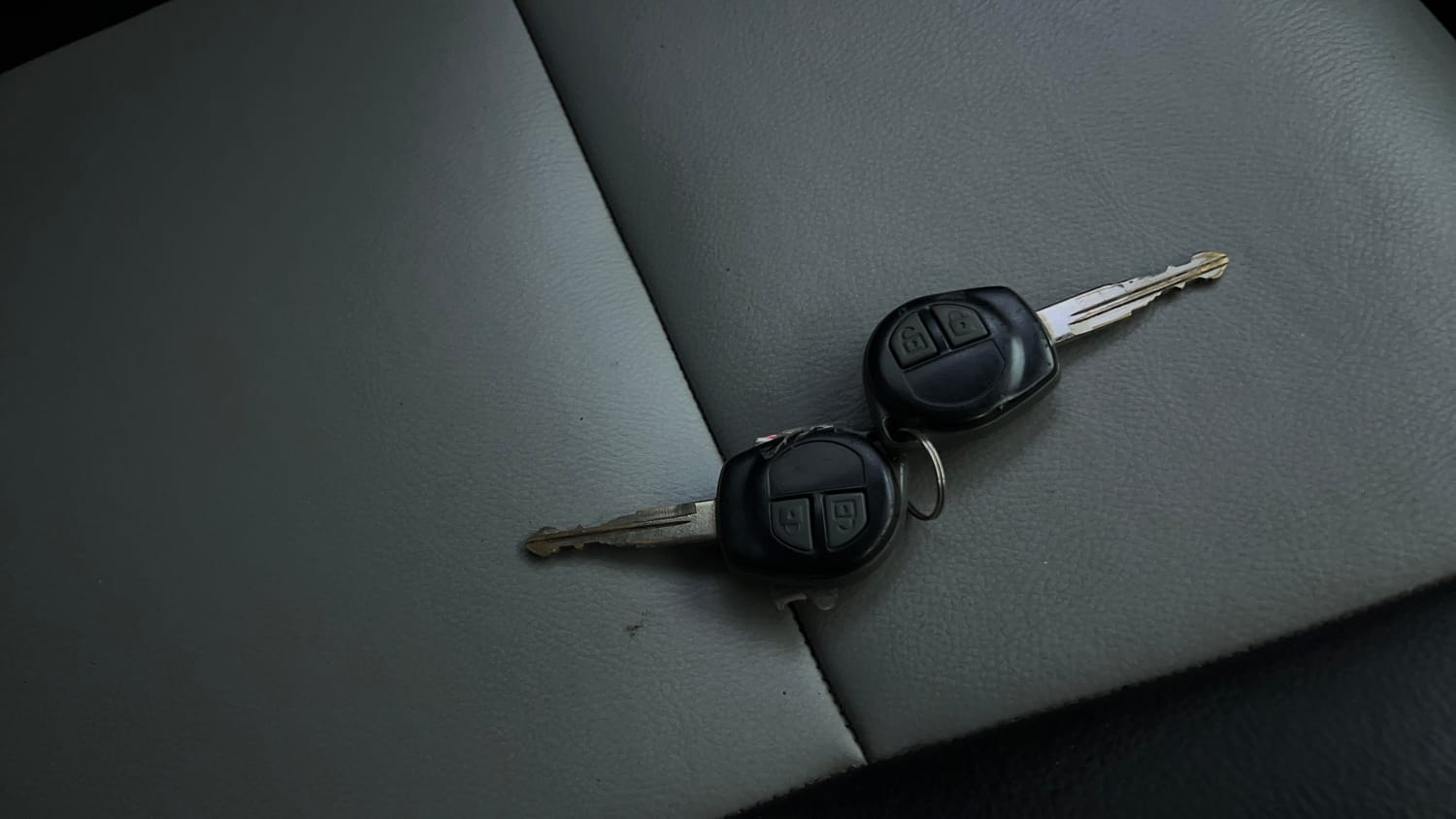 Used 2012 Maruti Suzuki Swift VXi Petrol Manual extra CAR KEY VIEW