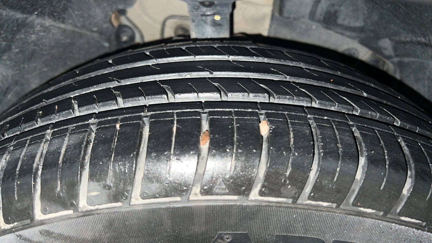 Used 2021 Nissan Kicks XV 1.5 Petrol Manual tyres RIGHT FRONT TYRE TREAD VIEW