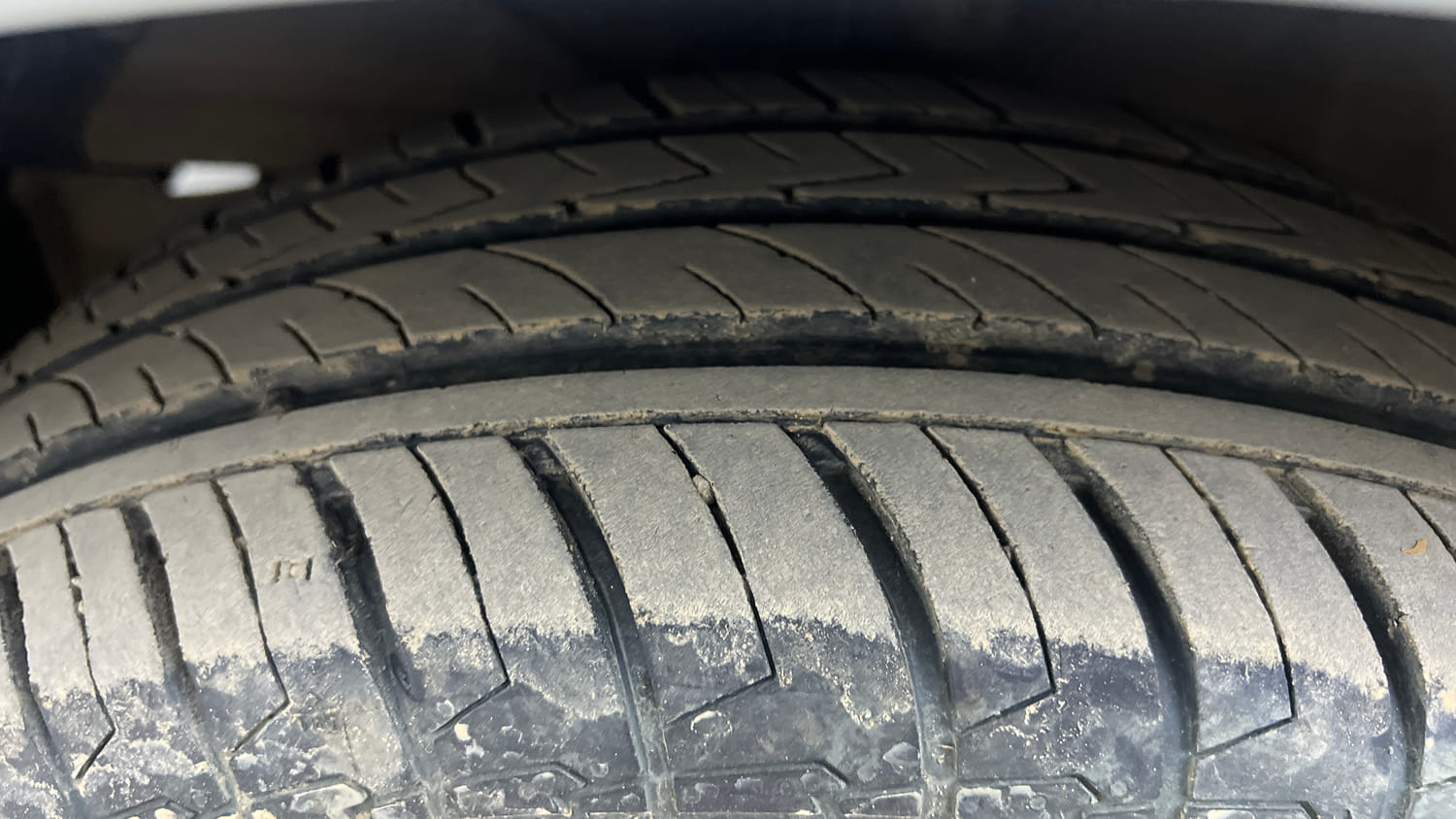 Used 2017 Maruti Suzuki Baleno Delta 1.2 AT Petrol Automatic tyres LEFT FRONT TYRE TREAD VIEW