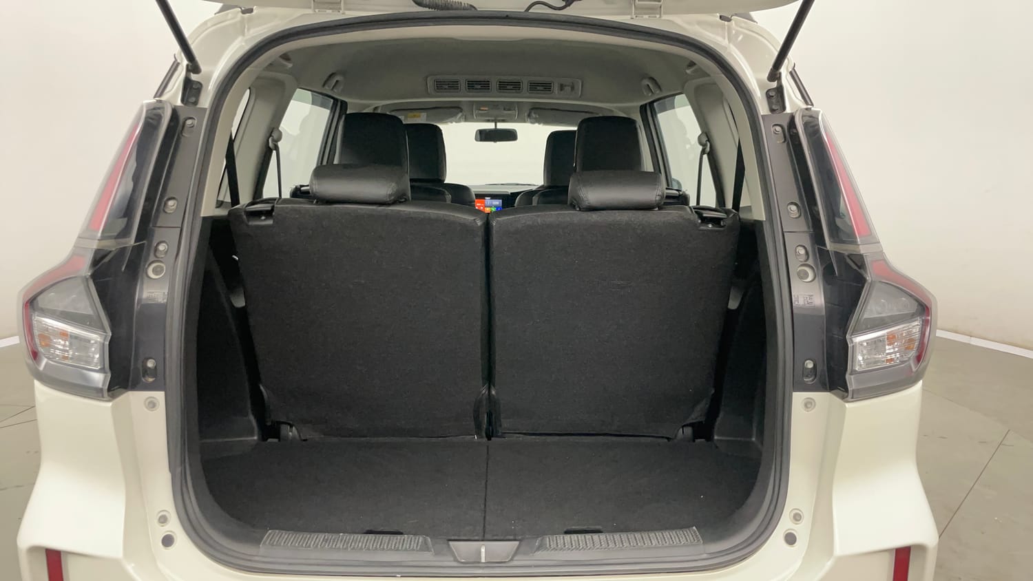 Used 2022 Maruti Suzuki XL6 Zeta MT Petrol Petrol Manual interior DICKY INSIDE VIEW