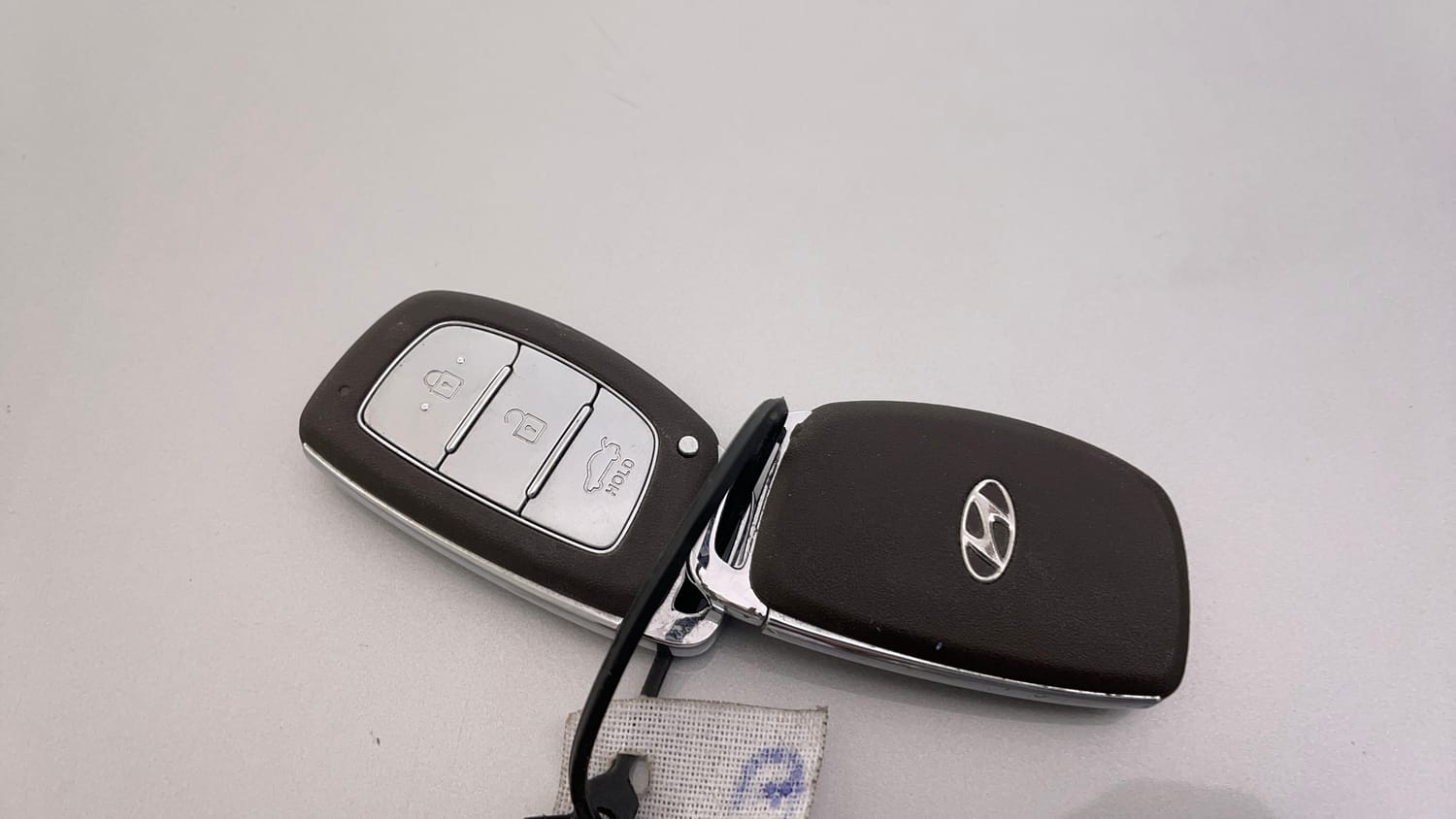 Used 2016 Hyundai Verna 1.6 VTVT SX (O) Petrol Manual extra CAR KEY VIEW