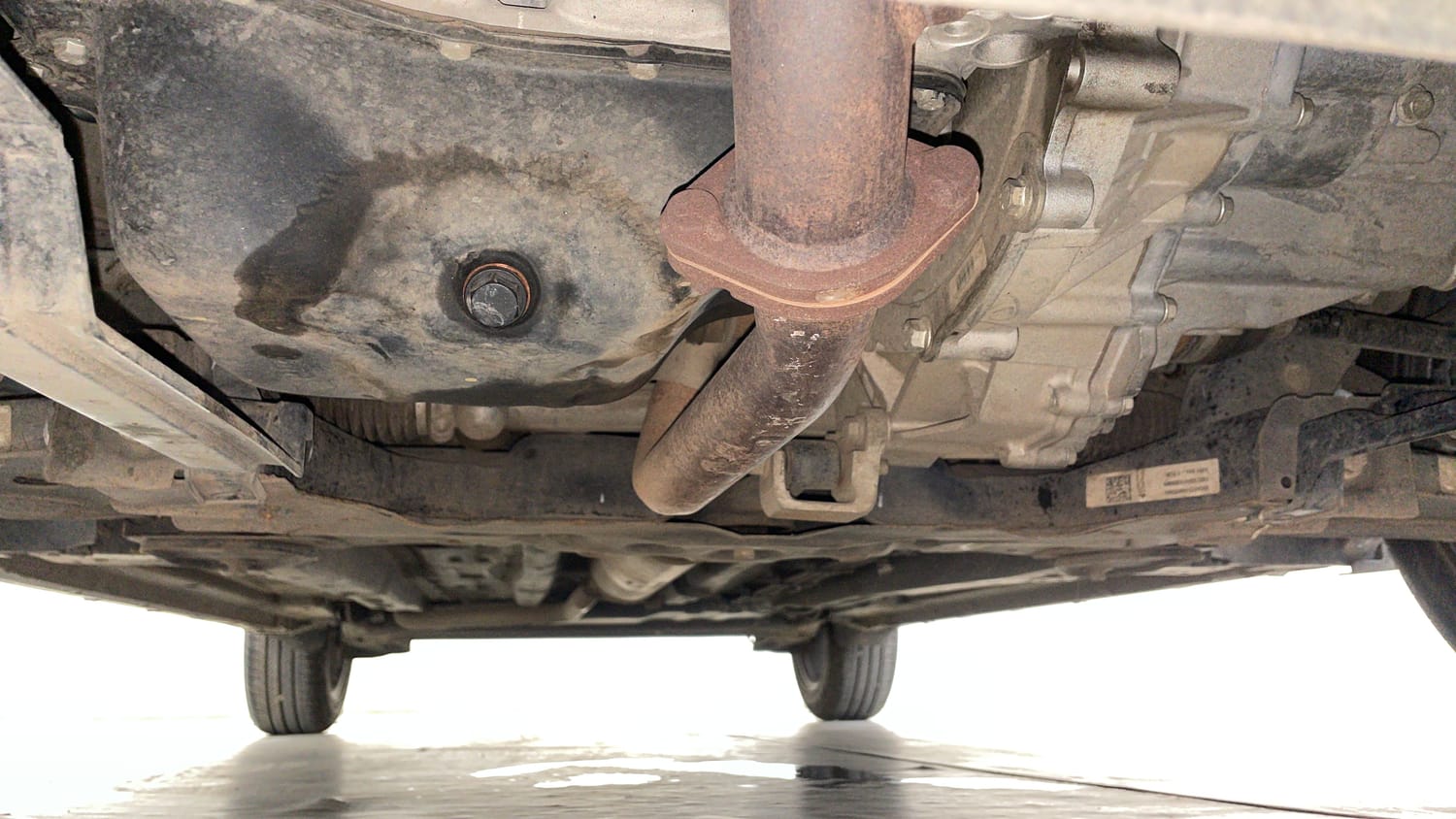 Used 2024 Tata Altroz XZ Petrol Petrol Manual extra FRONT LEFT UNDERBODY VIEW