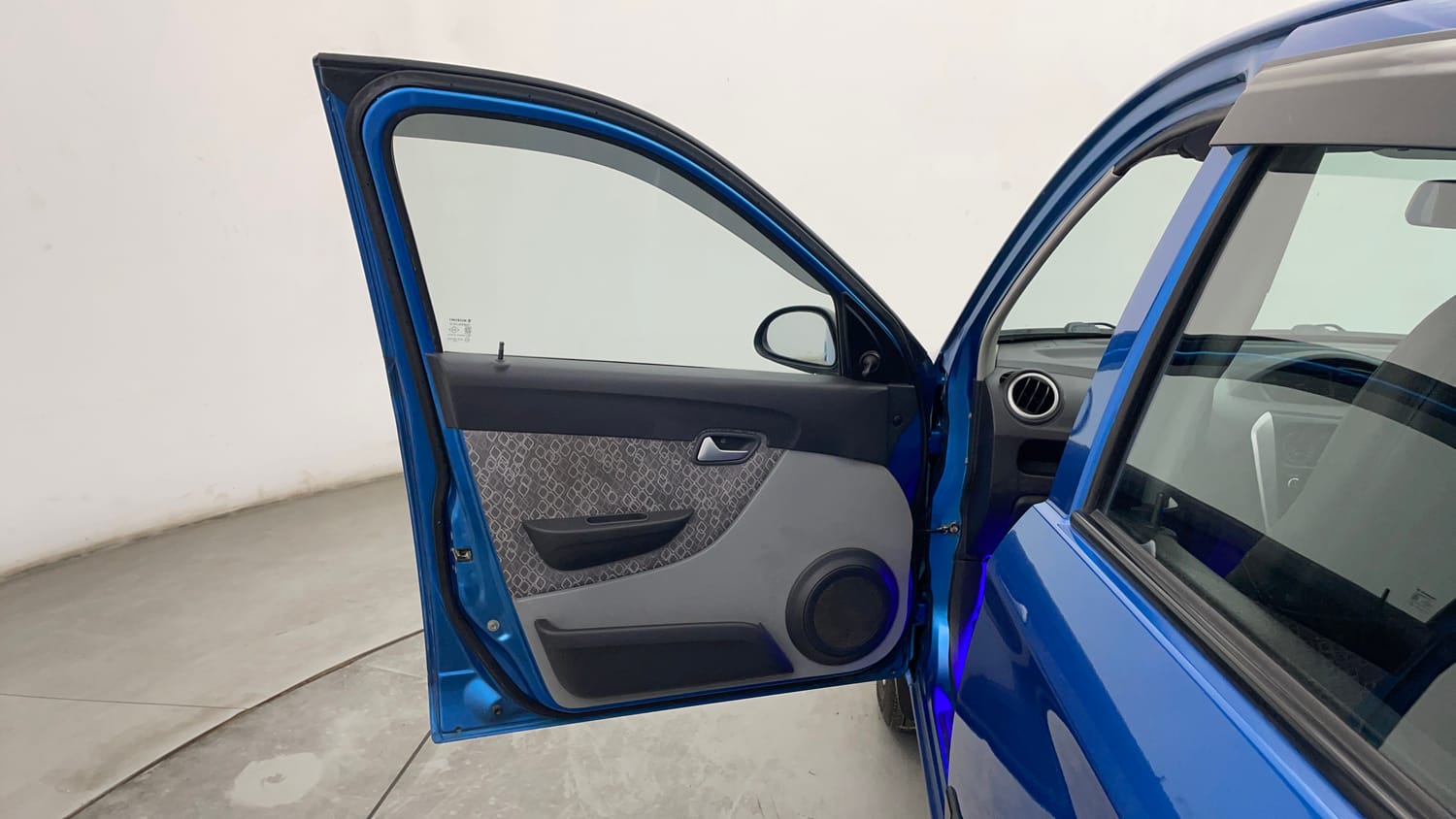 Used 2017 Maruti Suzuki Alto 800 VXi (O) Petrol Manual interior LEFT FRONT DOOR OPEN VIEW