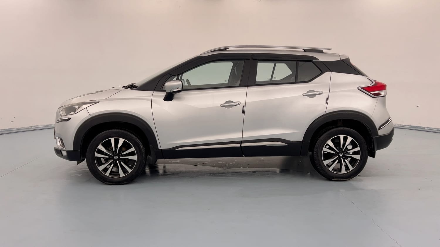 Used 2021 Nissan Kicks XV 1.5 Petrol Manual exterior LEFT SIDE VIEW