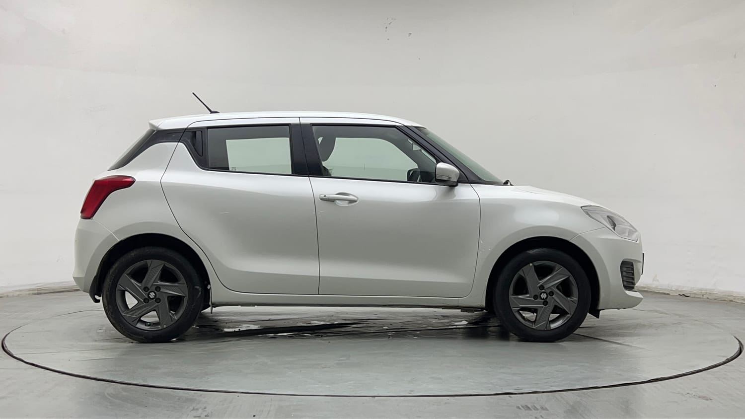 Used 2020 Maruti Suzuki Swift VXI CNG (Outside Fitted) Cng Manual exterior RIGHT SIDE VIEW