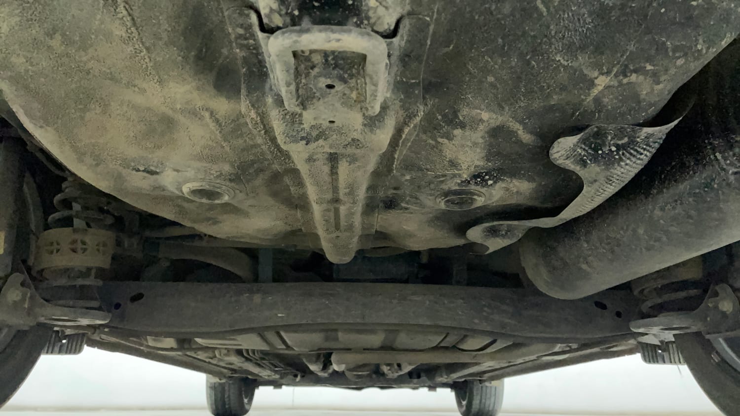 Used 2023 Hyundai Verna SX 1.5 MPi Petrol Manual extra REAR UNDERBODY VIEW (TAKEN FROM REAR)