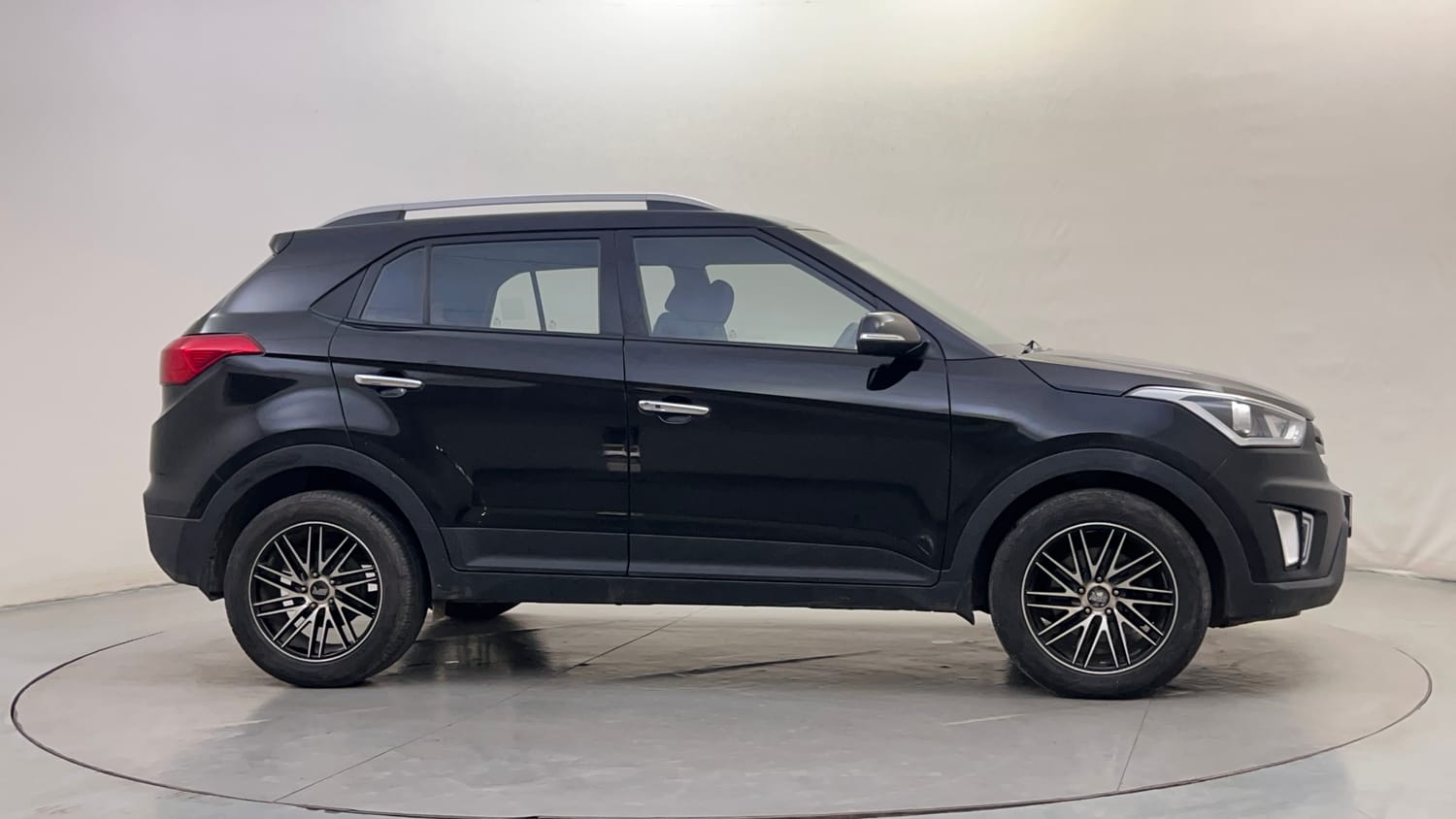 Used 2016 Hyundai Creta 1.6 SX Plus Diesel Manual exterior RIGHT SIDE VIEW
