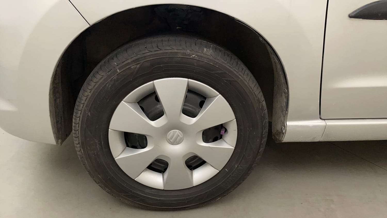 Used 2013 Maruti Suzuki A-Star VXI AT Petrol Automatic tyres LEFT FRONT TYRE RIM VIEW
