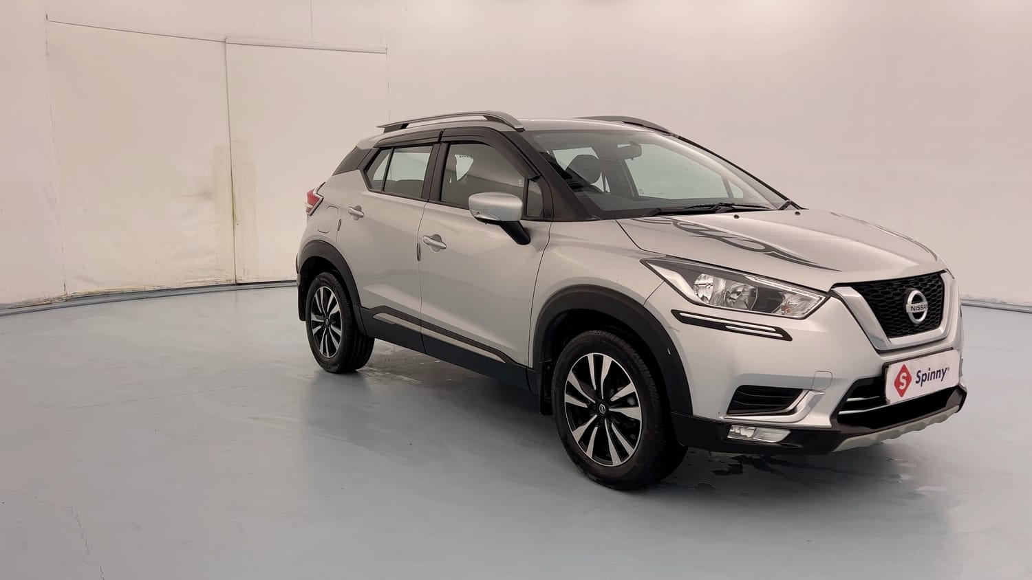 Used 2021 Nissan Kicks XV 1.5 Petrol Manual exterior RIGHT FRONT CORNER VIEW