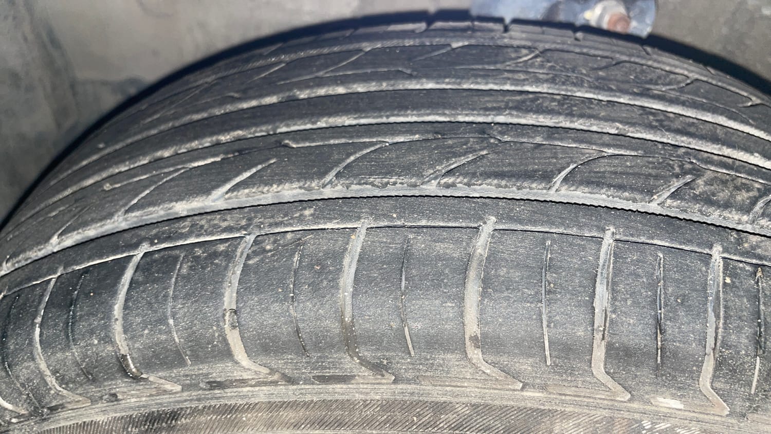 Used 2013 Maruti Suzuki A-Star VXI AT Petrol Automatic tyres LEFT FRONT TYRE TREAD VIEW