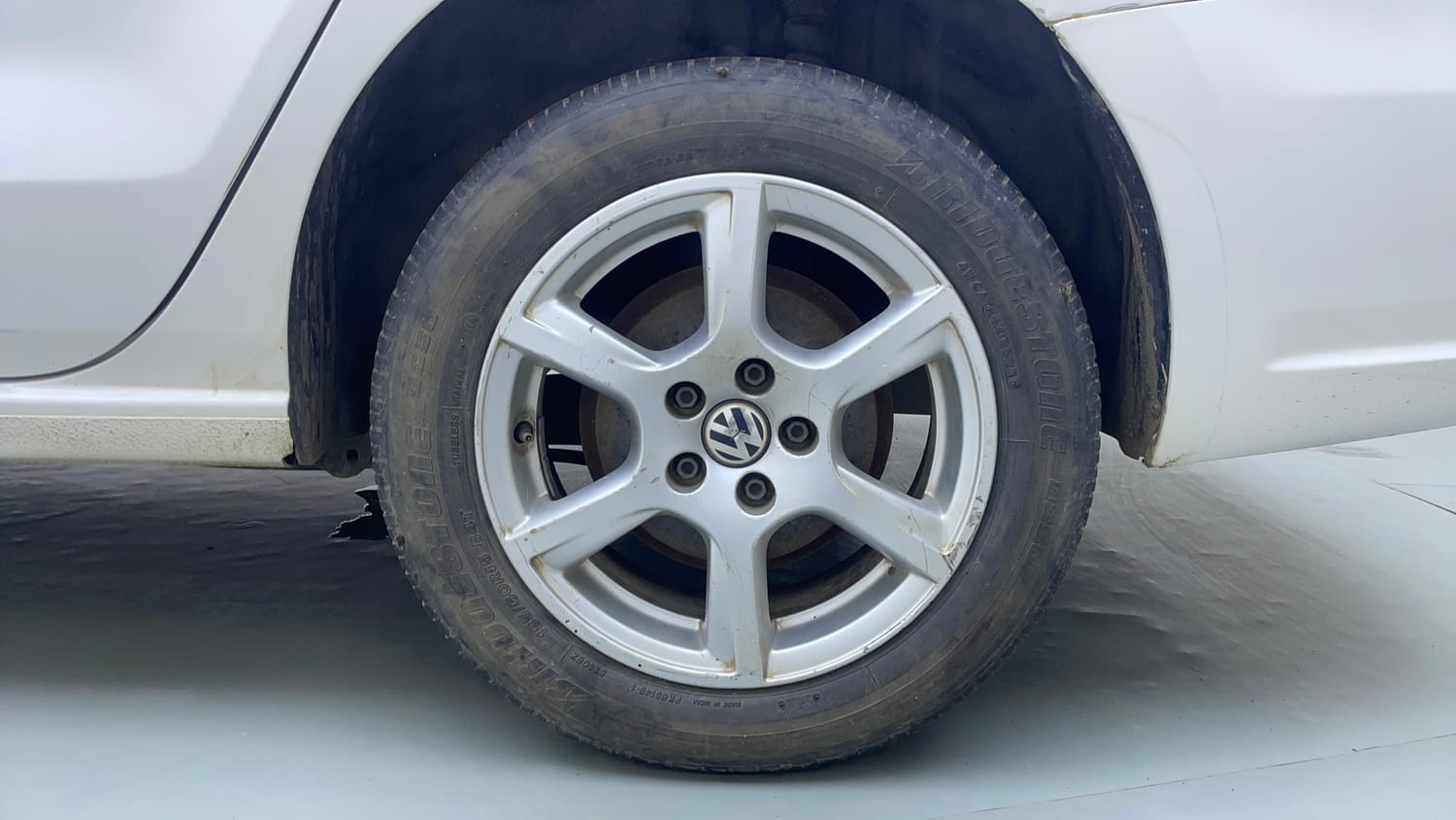Used 2013 Volkswagen Vento Highline Diesel Diesel Manual tyres LEFT REAR TYRE RIM VIEW