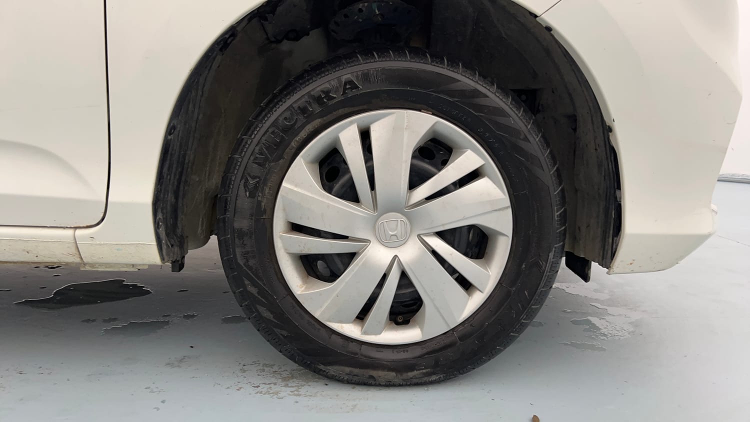 Used 2022 Honda Amaze S MT 1.2 Petrol Petrol Manual tyres RIGHT FRONT TYRE RIM VIEW