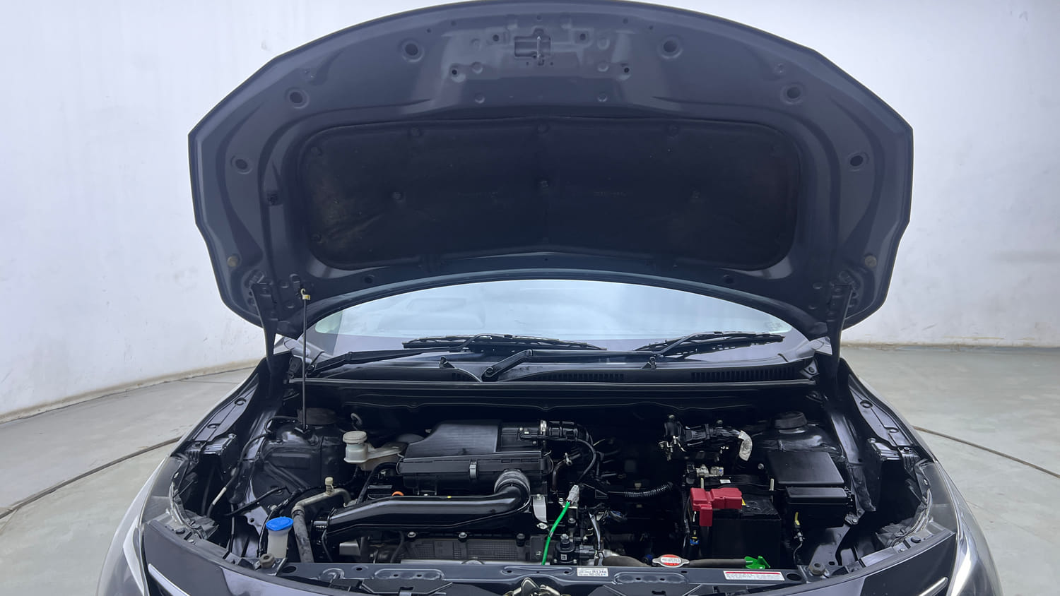Used 2023 Maruti Suzuki Baleno Alpha MT Petrol Manual engine ENGINE & BONNET OPEN FRONT VIEW