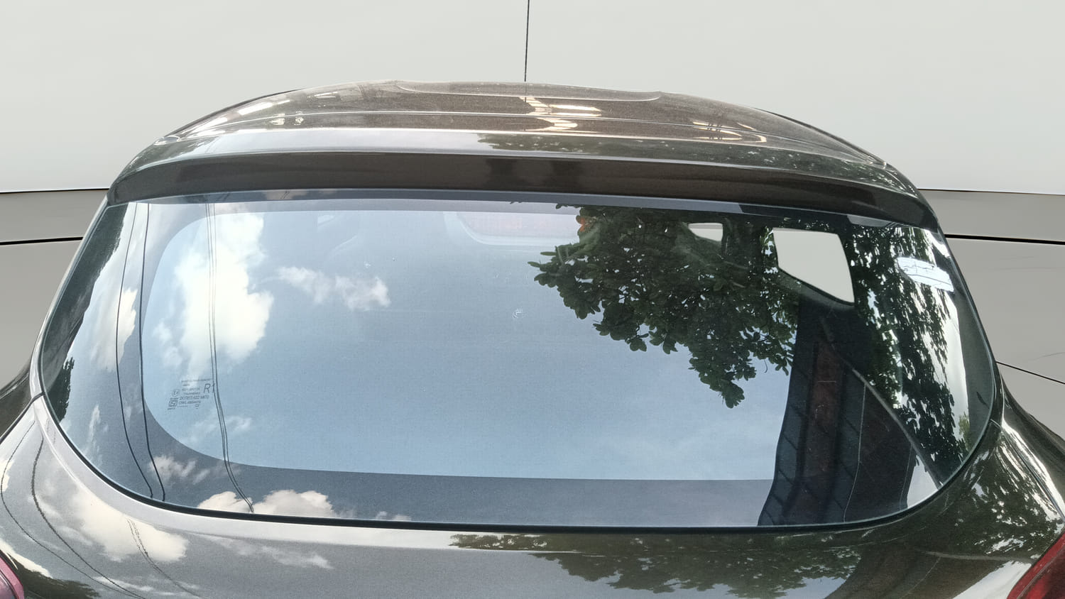 Used 2025 Renault Kwid RXT 1.0L Petrol Manual exterior BACK WINDSHIELD VIEW