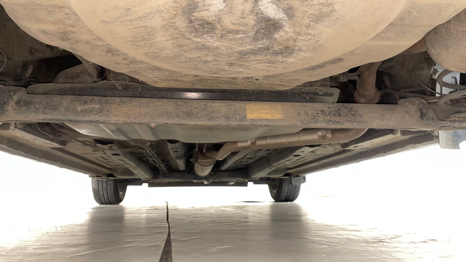 Used 2024 Tata Altroz XZ Petrol Petrol Manual extra REAR UNDERBODY VIEW (TAKEN FROM REAR)
