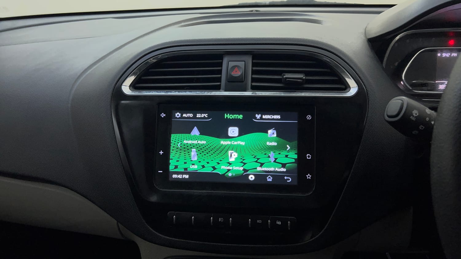 Used 2019 Tata Tiago Revotron XZ Plus Petrol Manual top_features Touch screen infotainment system
