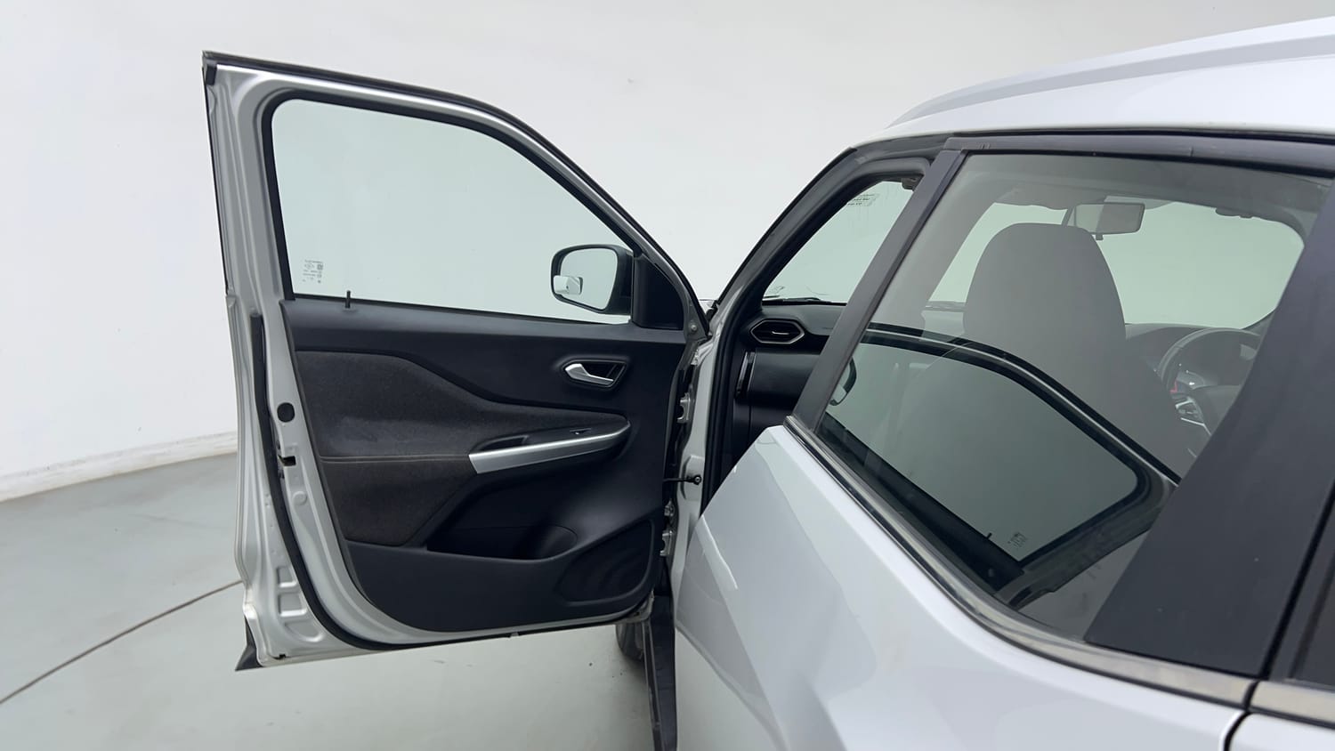 Used 2021 Nissan Magnite XV Premium Turbo Petrol Manual interior LEFT FRONT DOOR OPEN VIEW