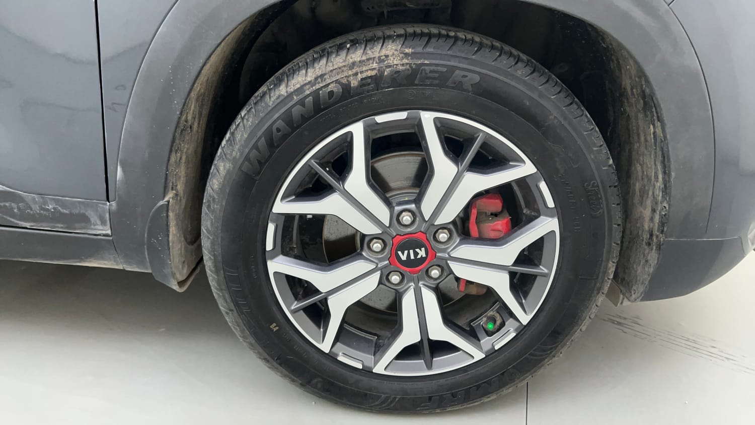 Used 2019 kia Seltos GTX Plus DCT 1.4 Petrol Automatic tyres RIGHT FRONT TYRE RIM VIEW
