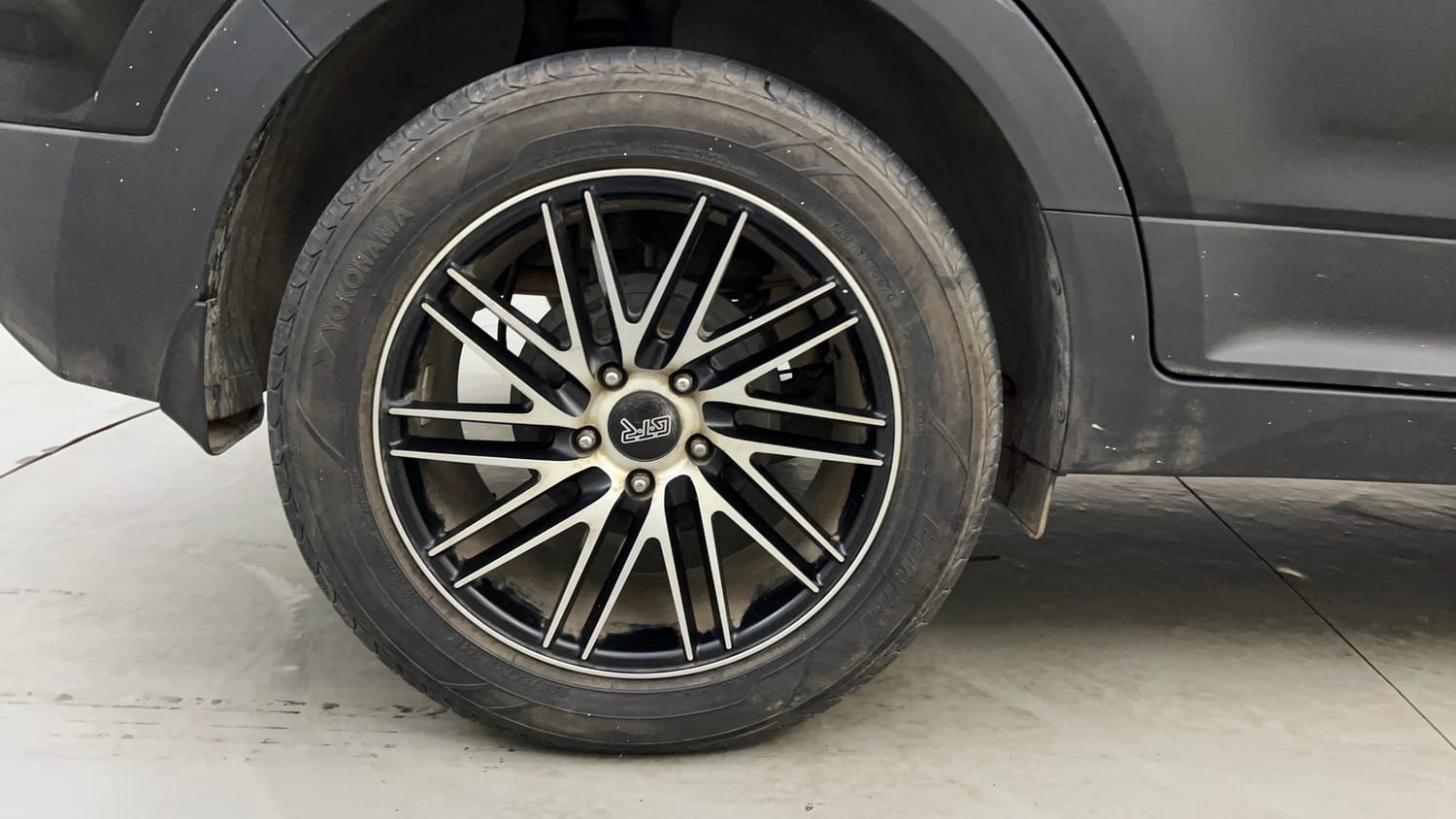 Used 2016 Hyundai Creta 1.6 SX Plus Diesel Manual tyres RIGHT REAR TYRE RIM VIEW