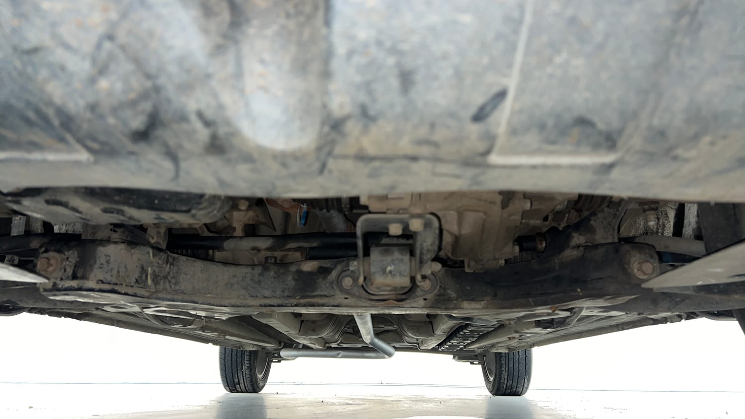Used 2016 Hyundai Elite i20 Asta 1.2 Petrol Manual extra FRONT LEFT UNDERBODY VIEW