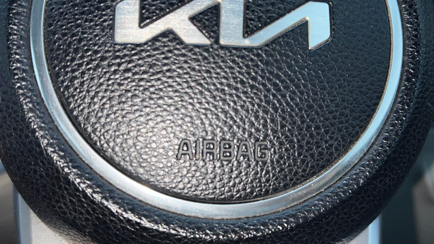 Used 2022 Kia Carens Prestige Plus 1.4 Petrol DCT 7 STR Petrol Automatic top_features Airbags