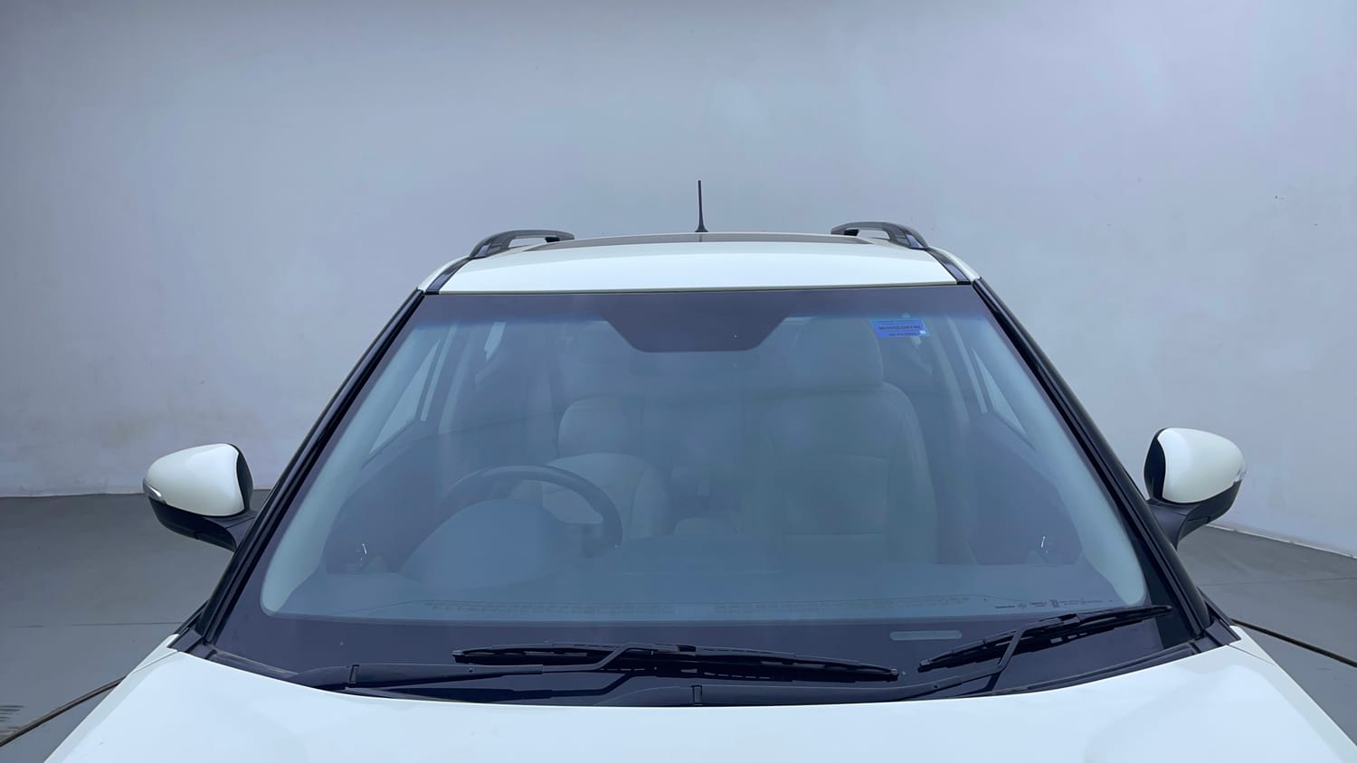Used 2021 Mahindra XUV 300 W8 (O) 1.2 Petrol AMT Petrol Automatic exterior FRONT WINDSHIELD VIEW