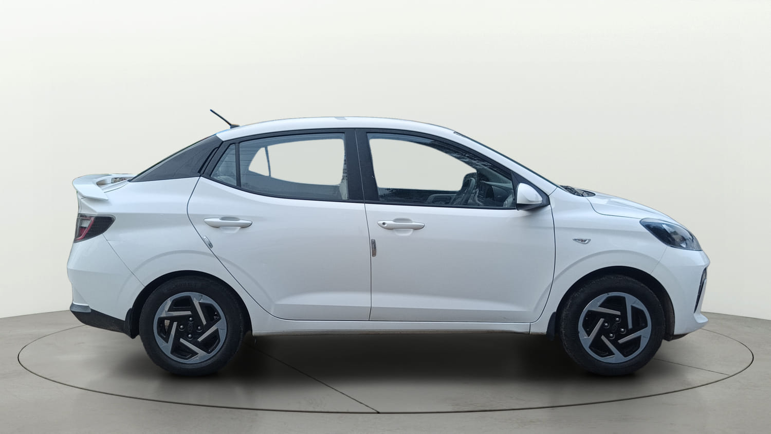 Used 2024 Hyundai Aura S 1.2 Petrol Petrol Manual exterior RIGHT SIDE VIEW