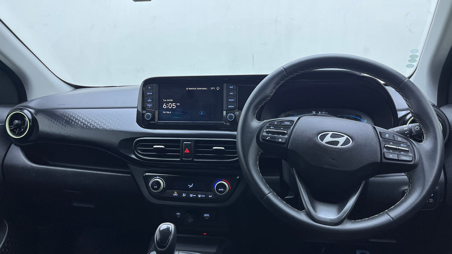 Used 2025 Hyundai Exter SX (O) Connect 1.2 AMT Dual Tone Petrol Automatic interior DASHBOARD VIEW