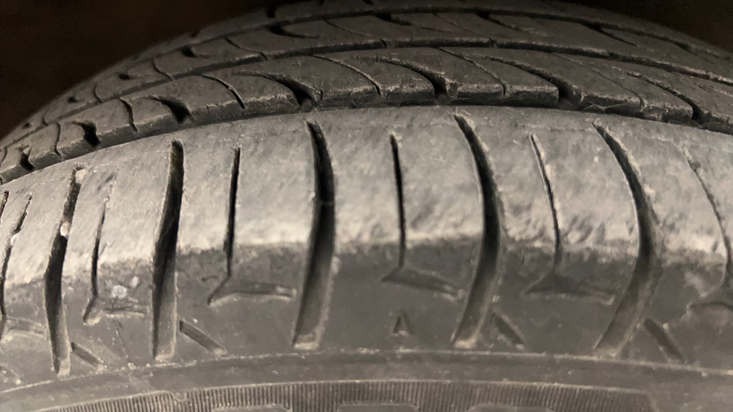Used 2018 maruti-suzuki Alto K10 VXi (O) AMT Petrol Automatic tyres RIGHT FRONT TYRE TREAD VIEW