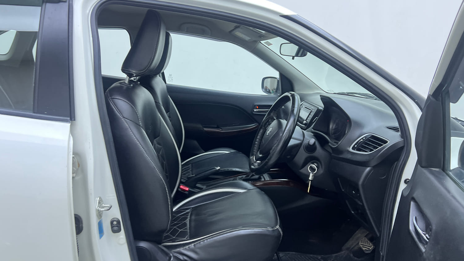 Used 2017 Maruti Suzuki Baleno Delta 1.2 AT Petrol Automatic interior RIGHT SIDE FRONT DOOR CABIN VIEW