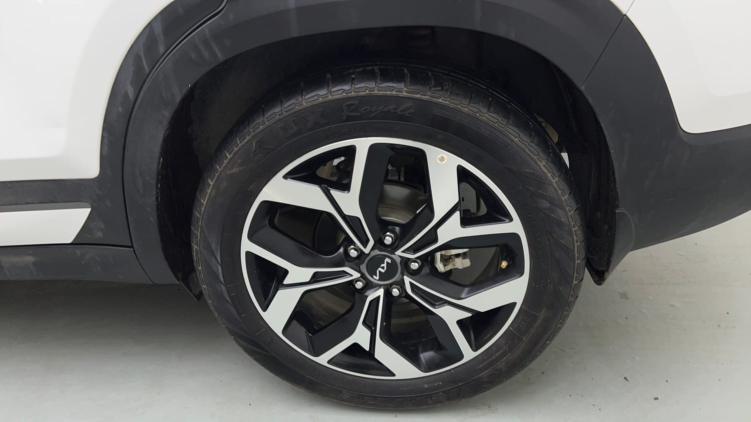 Used 2025 Kia Seltos GTX Plus 1.5 Turbo Petrol DCT Petrol Automatic tyres LEFT REAR TYRE RIM VIEW