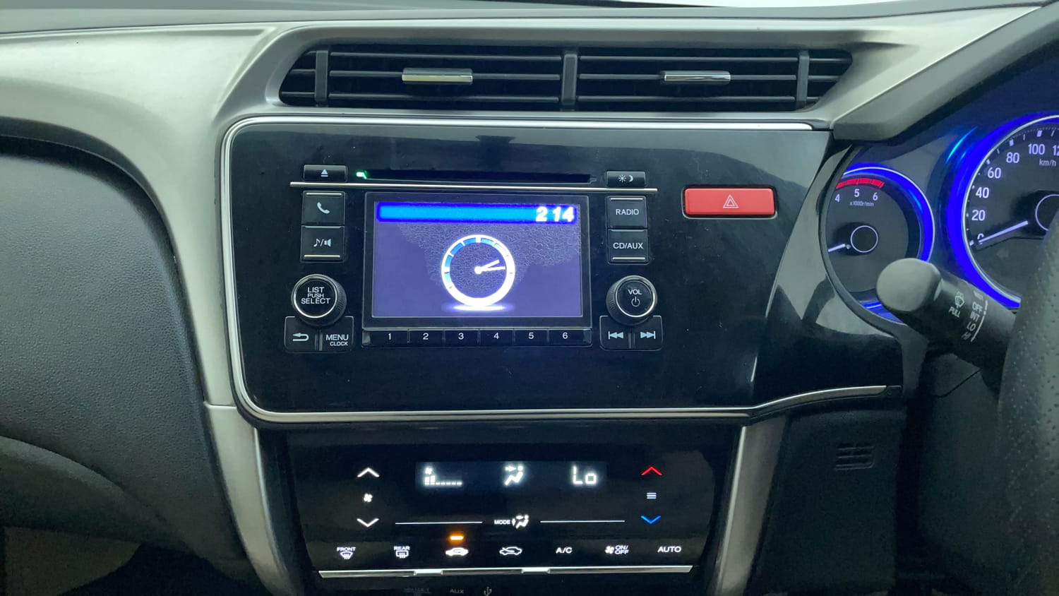 Used 2016 Honda City VX (O) MT Diesel Diesel Manual interior MUSIC SYSTEM & AC CONTROL VIEW