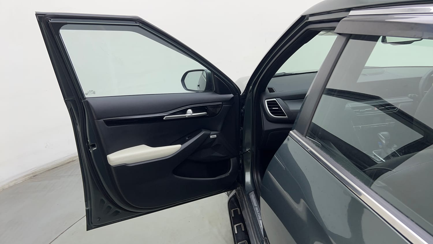 Used 2024 Kia Seltos GTX Plus 1.5 Turbo Petrol DCT Petrol Automatic interior LEFT FRONT DOOR OPEN VIEW