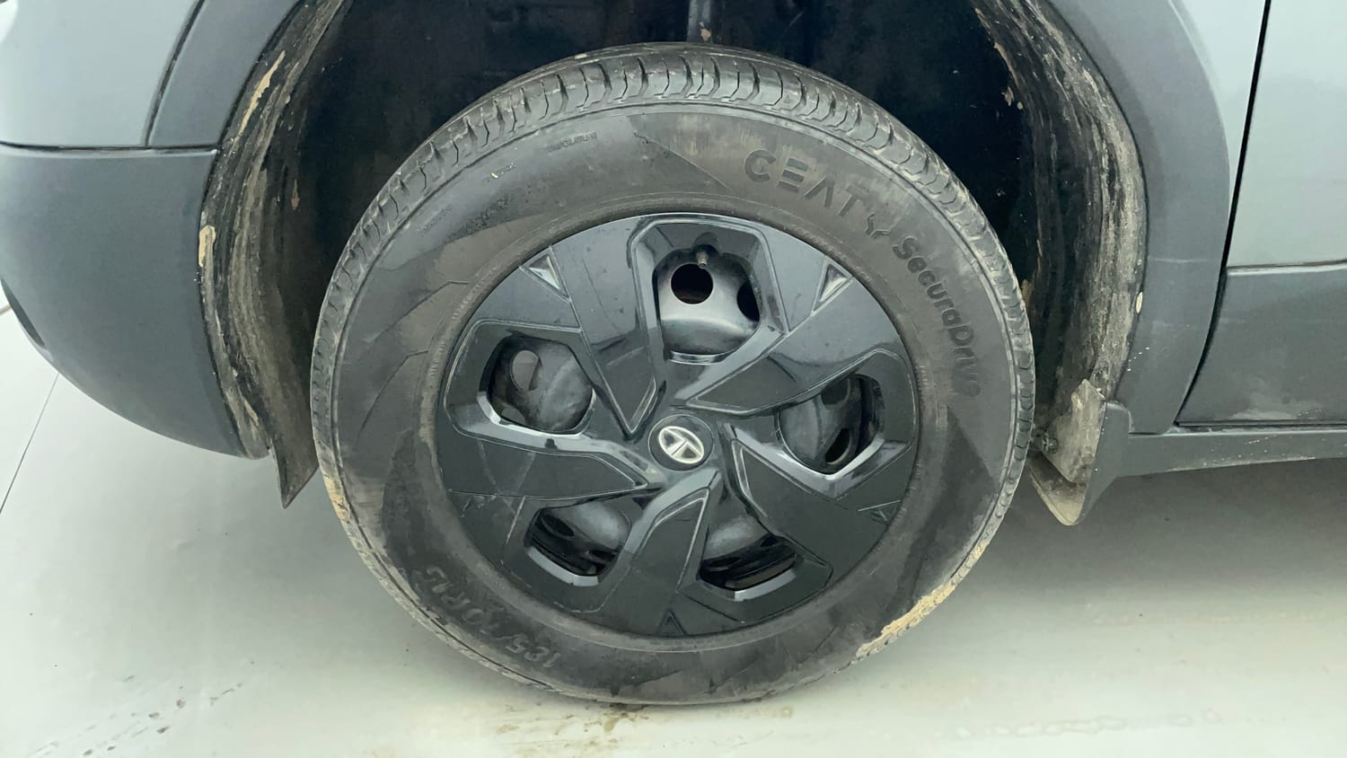 Used 2022 Tata Punch Adventure MT Petrol Manual tyres LEFT FRONT TYRE RIM VIEW