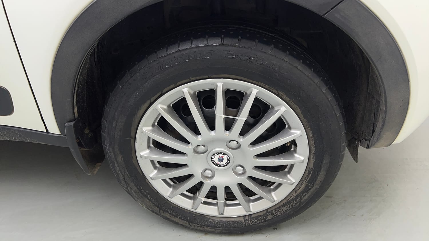 Used 2019 Tata Nexon XMA Petrol Petrol Automatic tyres RIGHT FRONT TYRE RIM VIEW