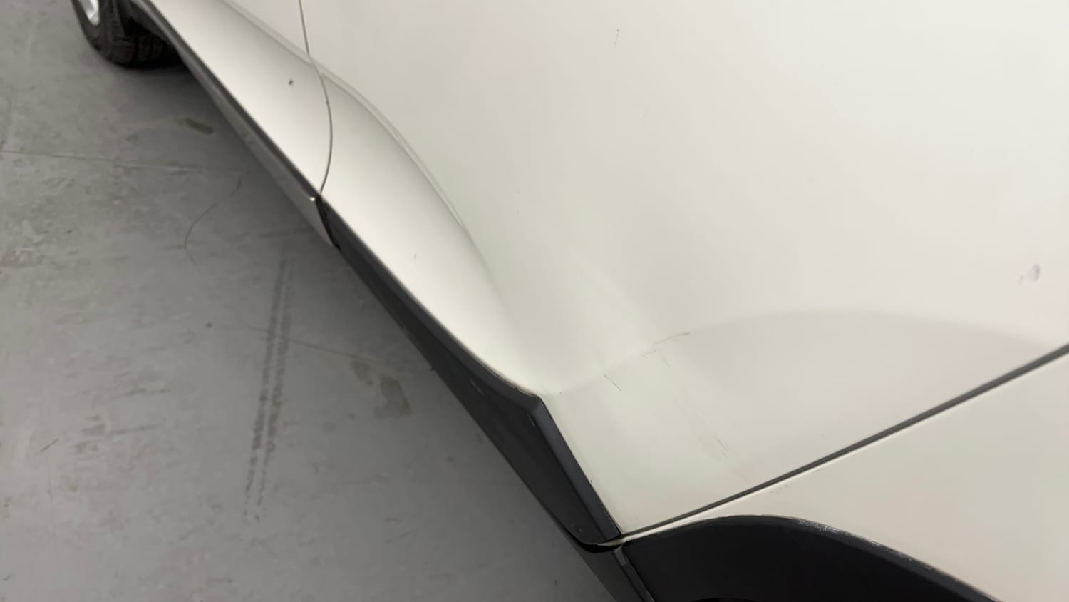Used 2017 Mahindra KUV100 K8 6 STR Petrol Manual dents MINOR SCRATCH