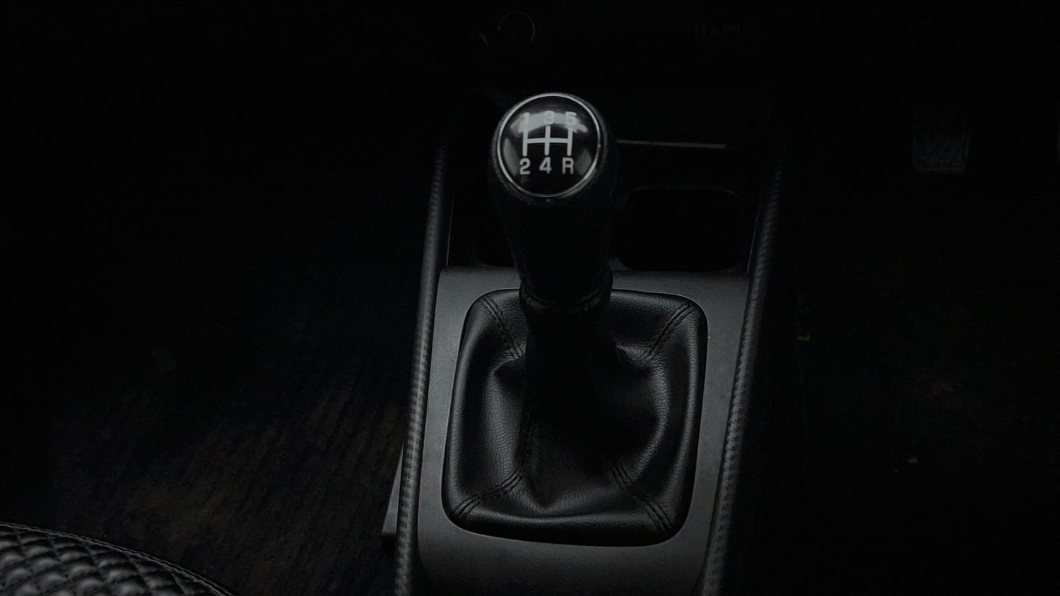 Used 2023 Maruti Suzuki Baleno Delta MT Petrol Manual interior GEAR  KNOB VIEW