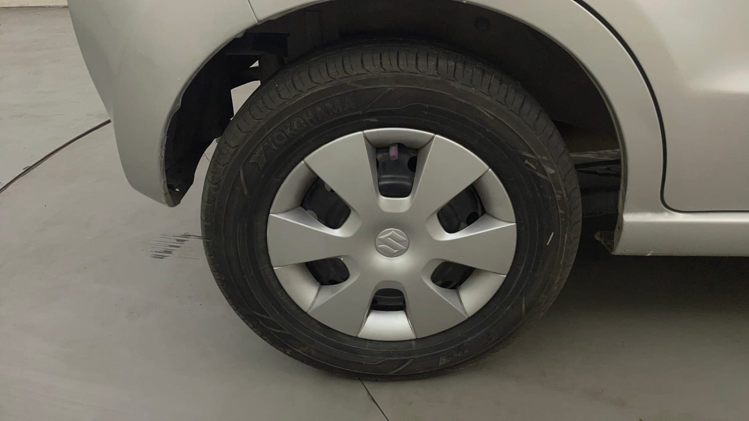 Used 2013 Maruti Suzuki A-Star VXI AT Petrol Automatic tyres RIGHT REAR TYRE RIM VIEW