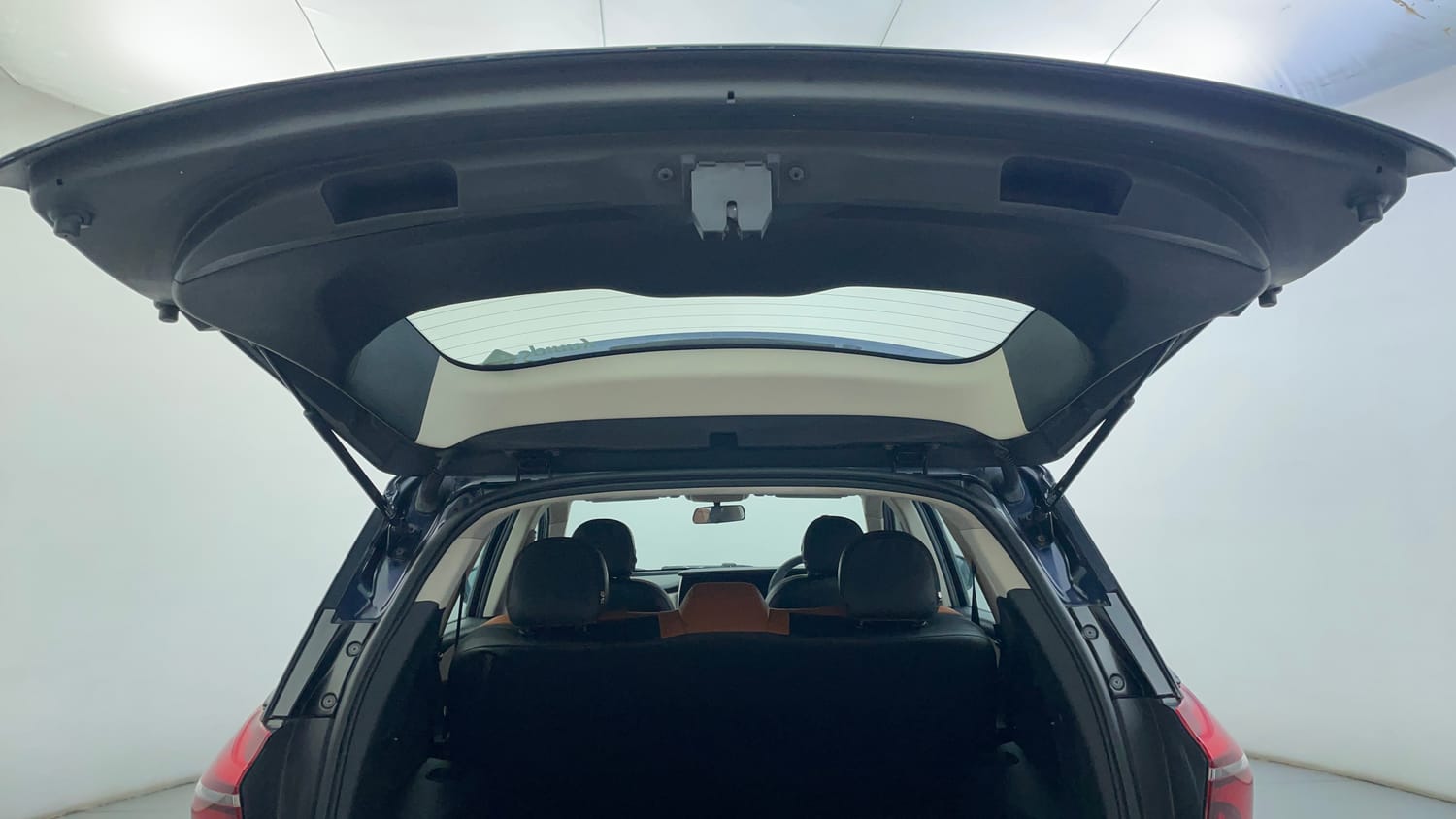 Used 2022 Mahindra XUV700 AX 5 Petrol AT 5 STR Petrol Automatic interior DICKY DOOR OPEN VIEW