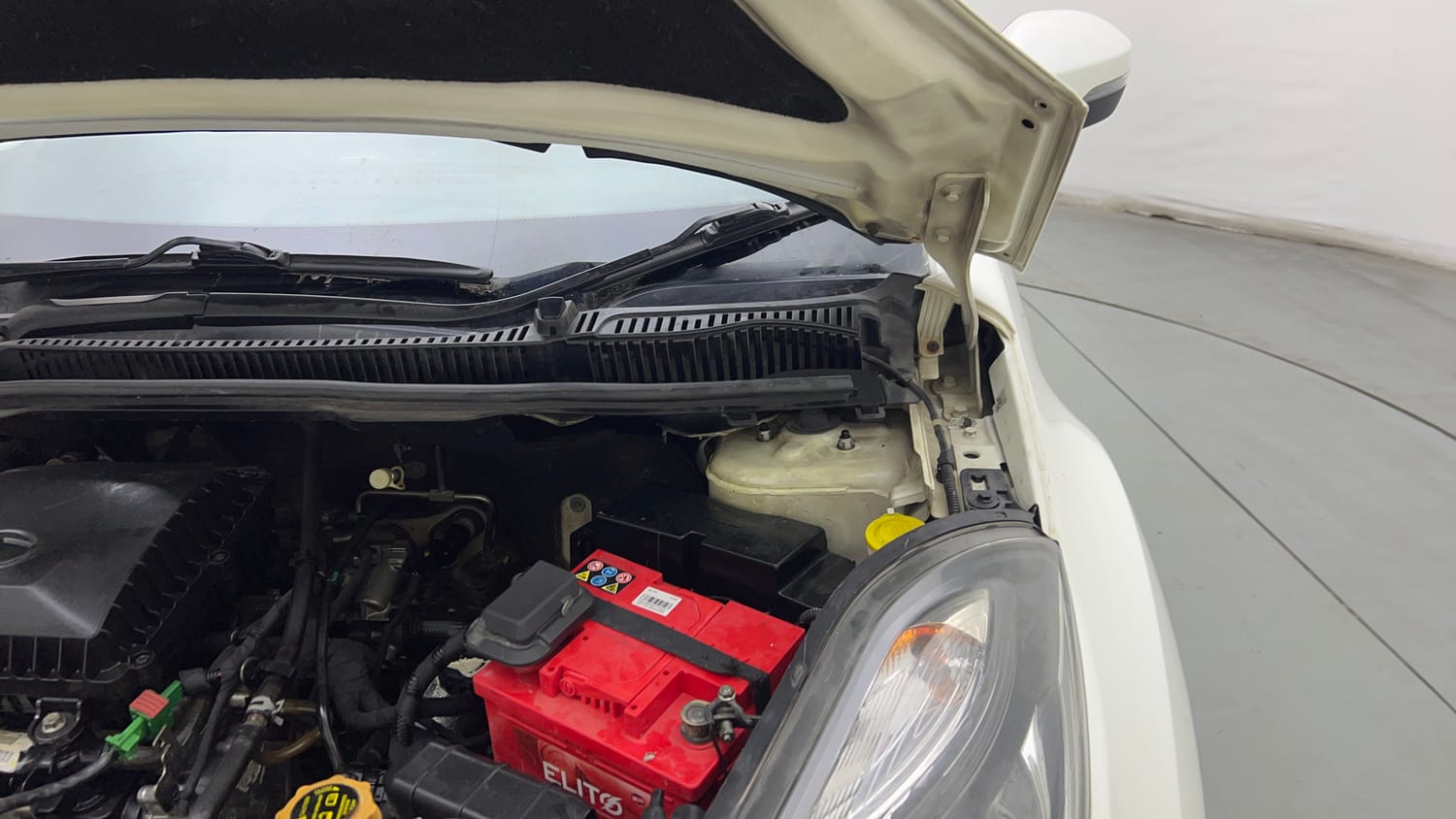 Used 2019 Tata Nexon XMA Petrol Petrol Automatic engine ENGINE LEFT SIDE HINGE & APRON VIEW