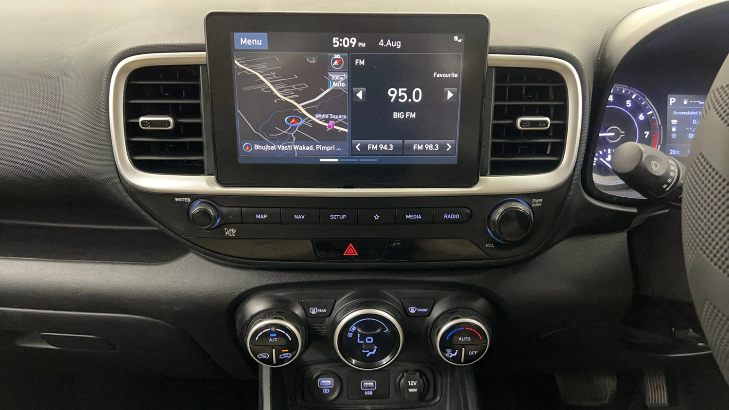 Used 2019 Hyundai Venue SX Plus 1.0 Turbo DCT Petrol Automatic interior MUSIC SYSTEM & AC CONTROL VIEW