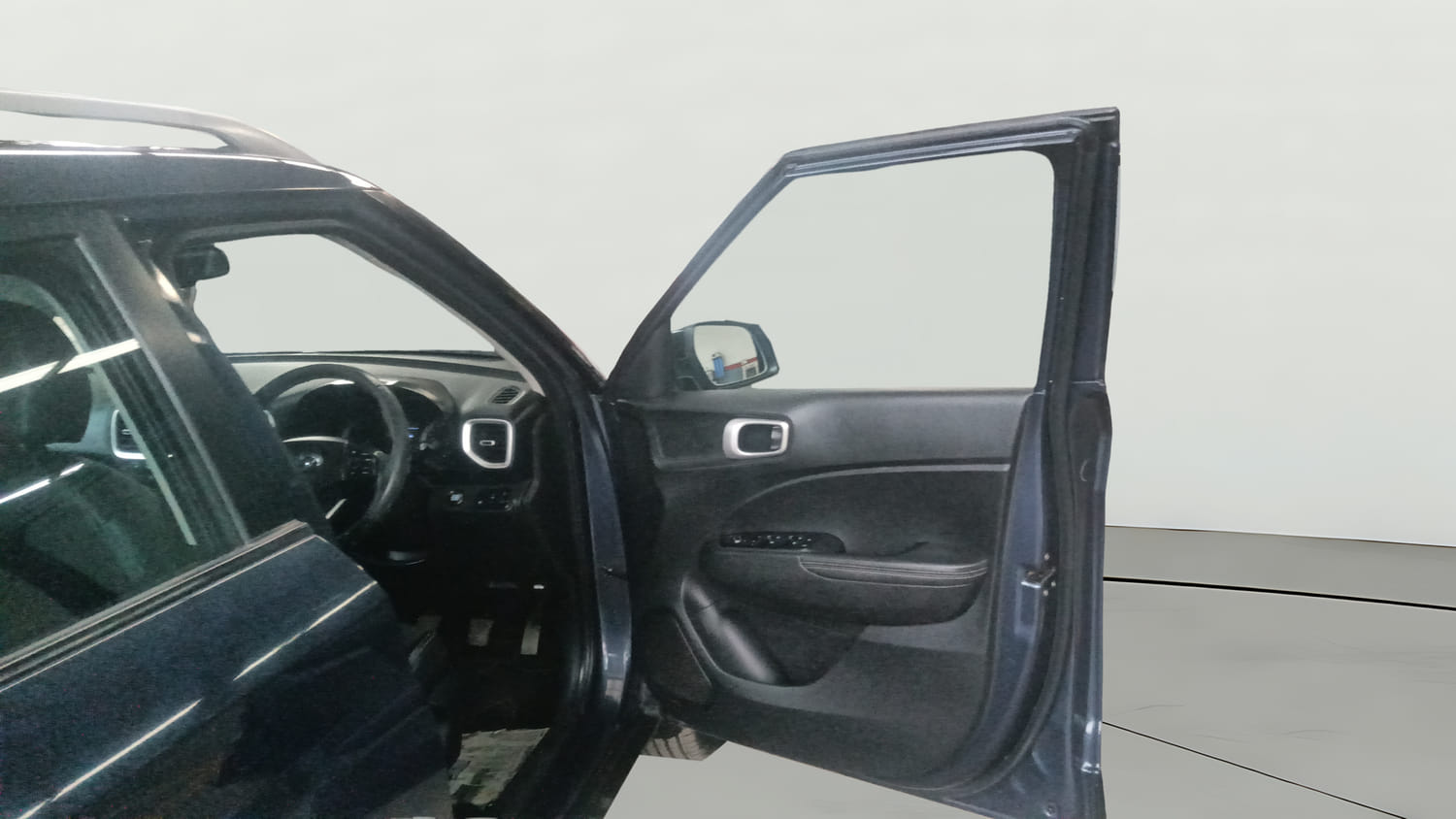 Used 2019 Hyundai Venue SX 1.4 (O) CRDi Diesel Manual interior RIGHT SIDE FRONT DOOR CABIN VIEW