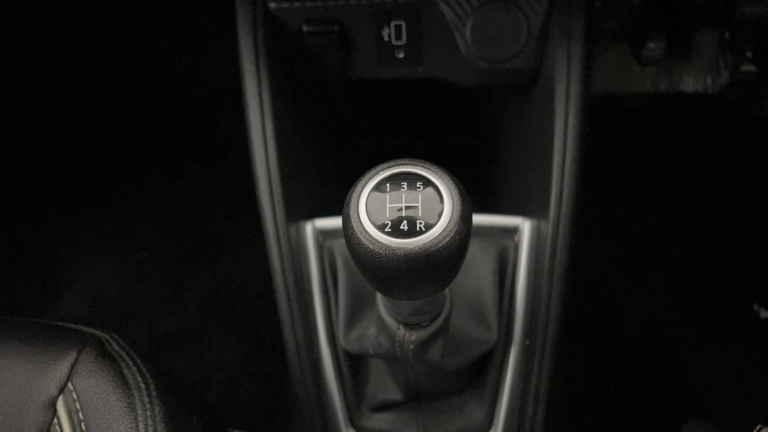 Used 2021 Nissan Kicks XV 1.5 Petrol Manual interior GEAR  KNOB VIEW