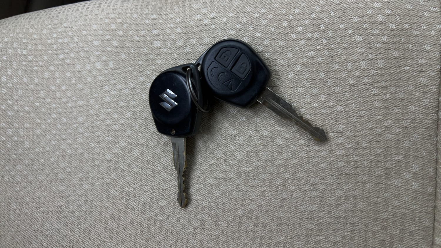 Used 2014 Maruti Suzuki Swift Dzire VXI Petrol Manual extra CAR KEY VIEW