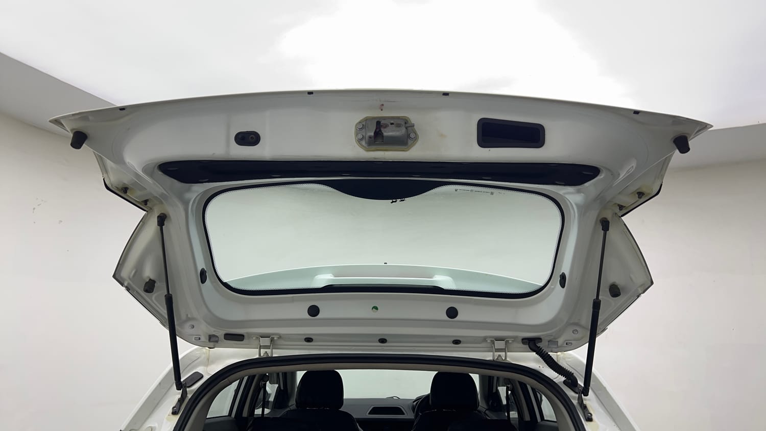 Used 2019 Tata Nexon XMA Petrol Petrol Automatic interior DICKY DOOR OPEN VIEW