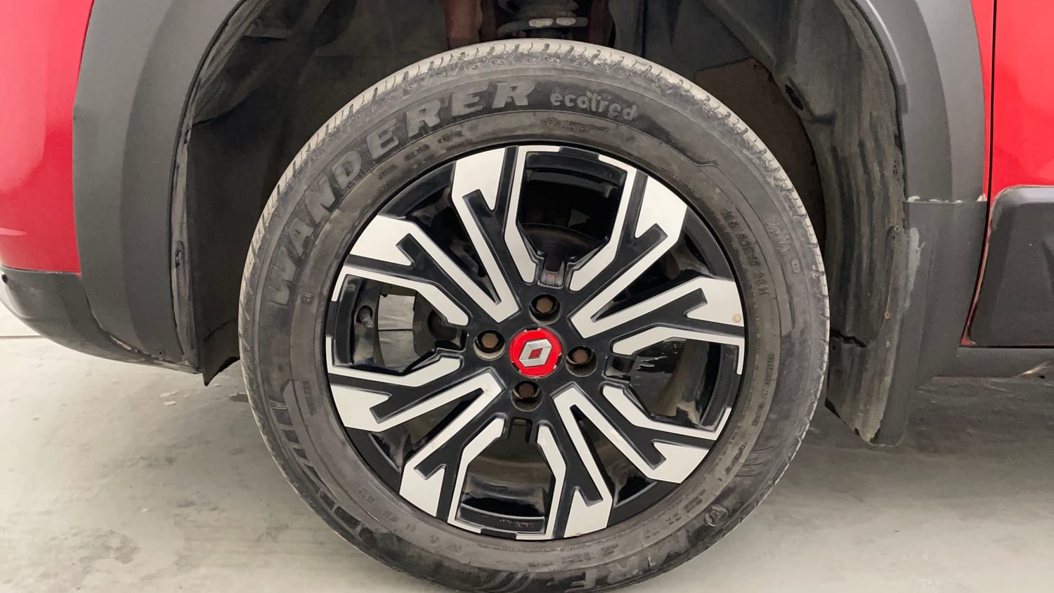 Used 2022 Renault Kiger RXZ AMT Petrol Automatic tyres LEFT FRONT TYRE RIM VIEW