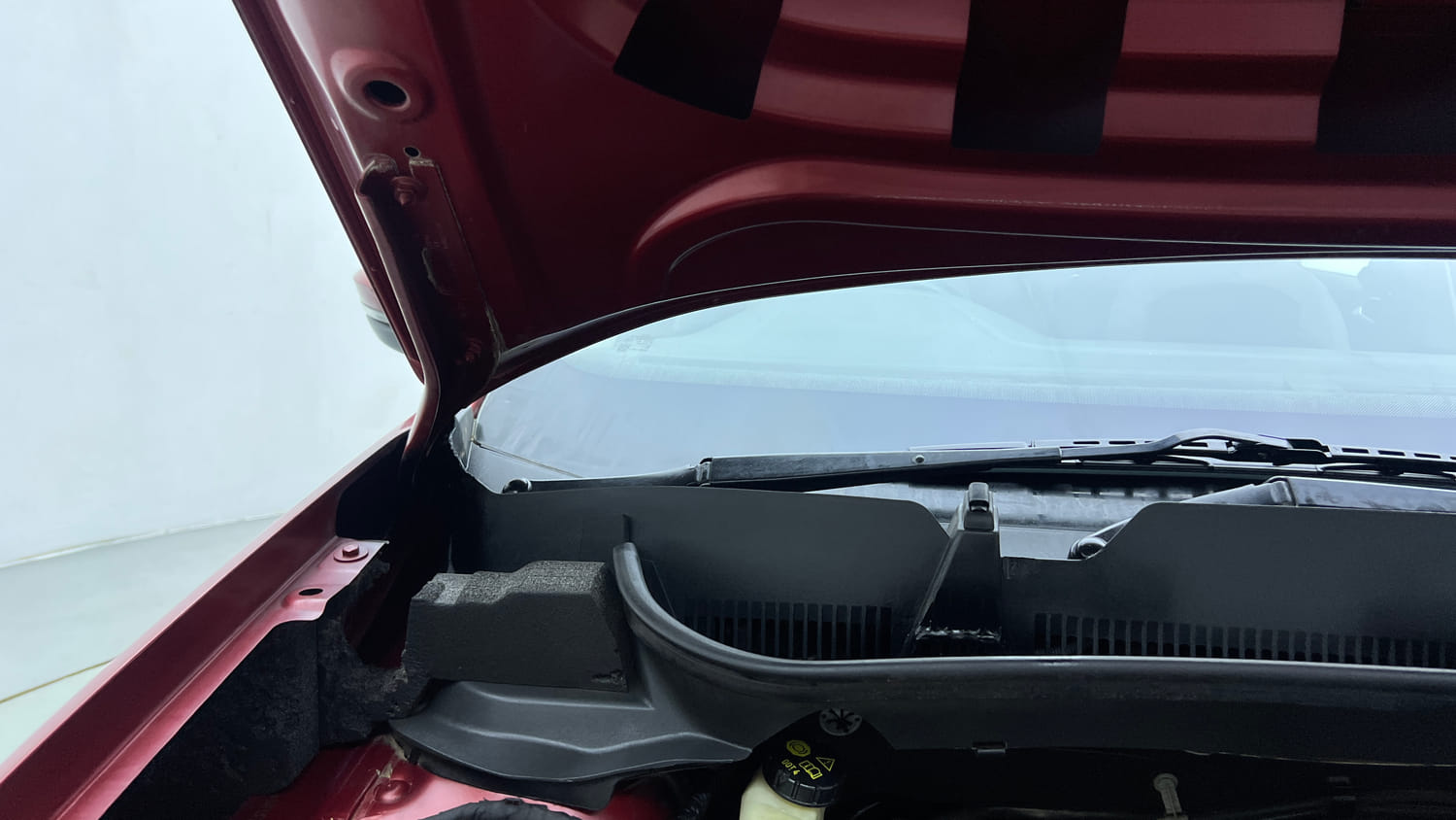 Used 2022 Volkswagen Taigun GT Plus 1.5 TSI DSG Petrol Automatic engine ENGINE RIGHT SIDE HINGE & APRON VIEW