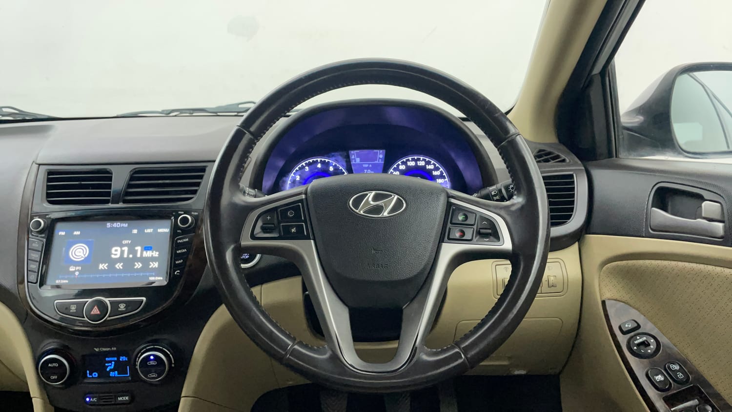 Used 2016 Hyundai Verna 1.6 VTVT SX (O) Petrol Manual interior STEERING VIEW
